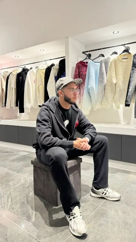 ADJ - Gilet Noir - Cœur Blanc Brodé