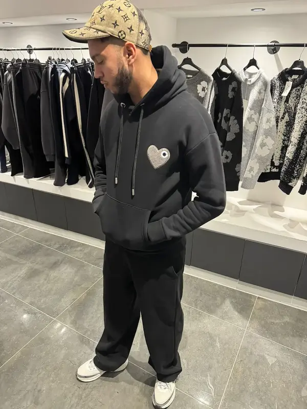 ADJ - Pull Noir - Cœur Gris