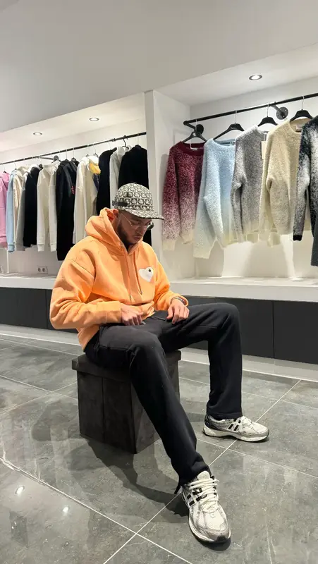 ADJ - Pull Orange Clair - Cœur Blanc