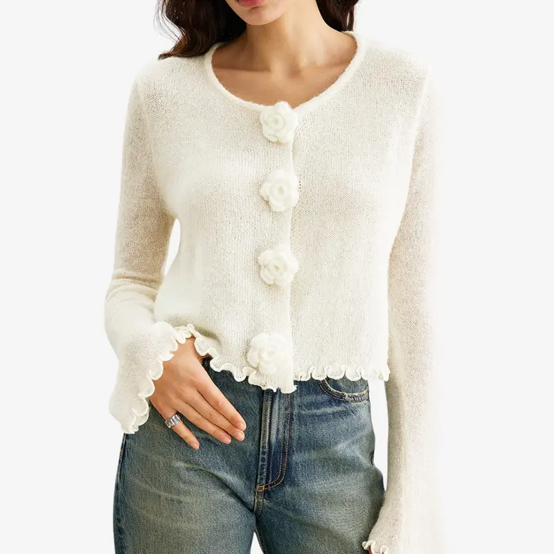 Aisha – Pull slim à manches longues fleuries et col rond