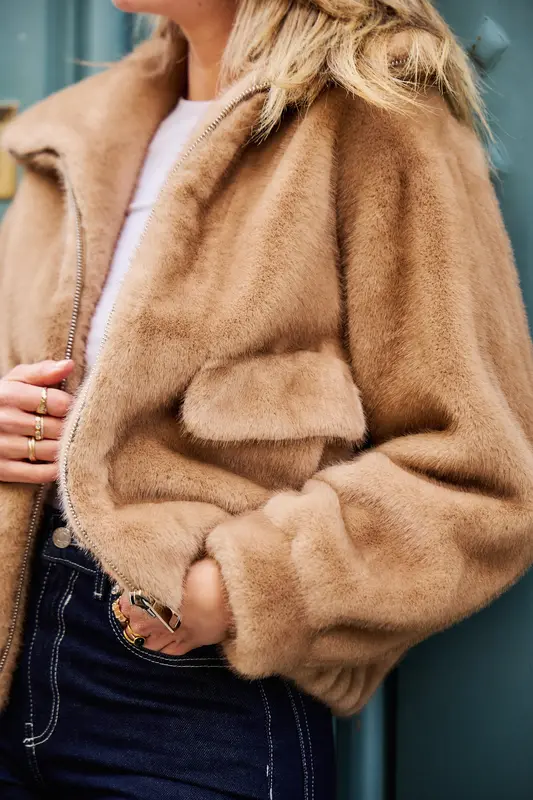 ALBA - Veste en fausse fourrure
