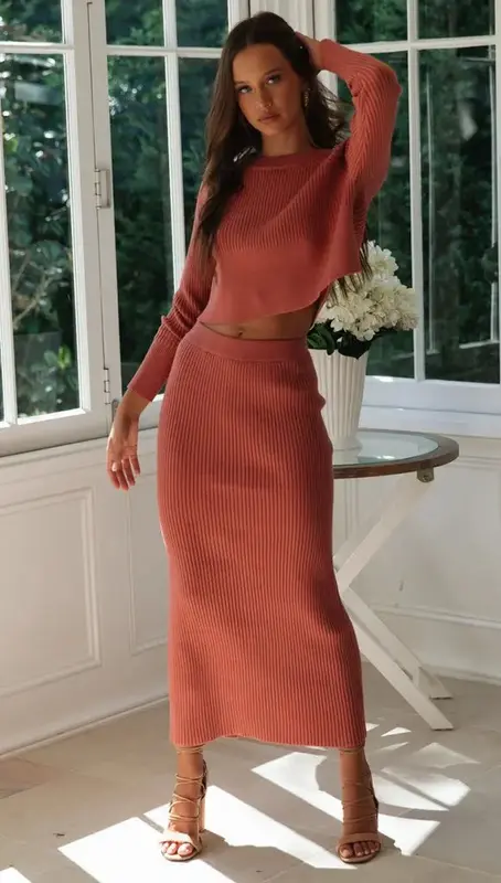 Amara - Ensemble deux pièces femme haut court manches longues + jupe en maille
