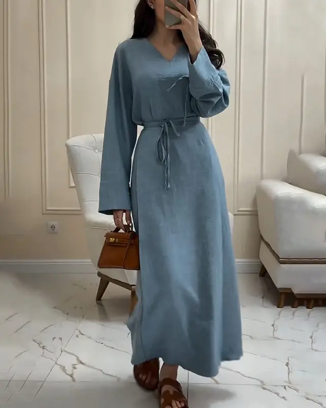 Annie - Robe longue élégante col V avec ceinture assortie