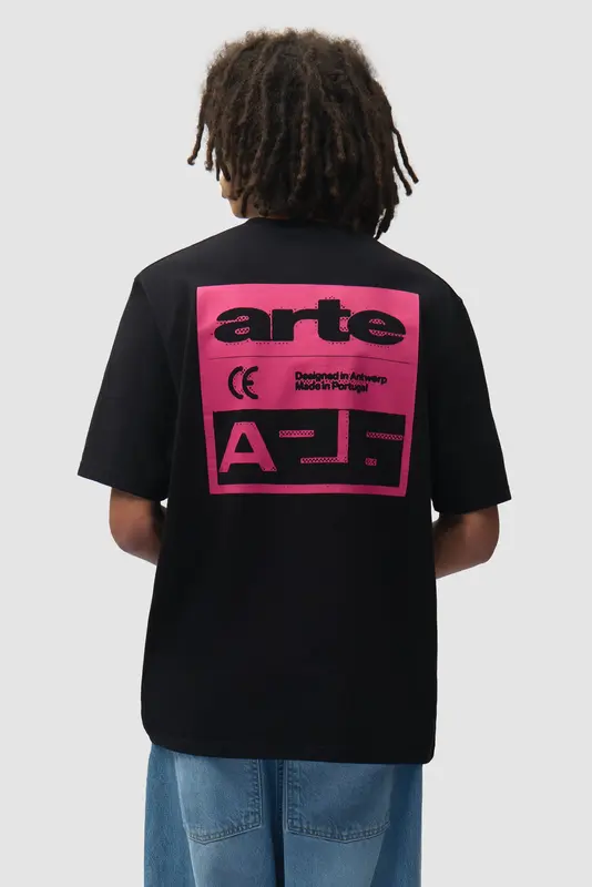 Arte Antwerp PINK SERIAL S/S TEE Black