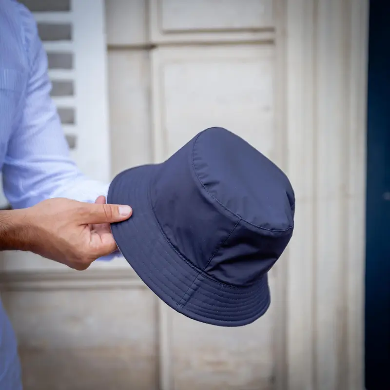 Bob réversible bleu marine / gris