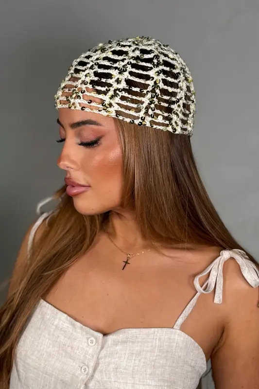 Bonnet à Sequins – Brillance & Glamour pour l'Hiver