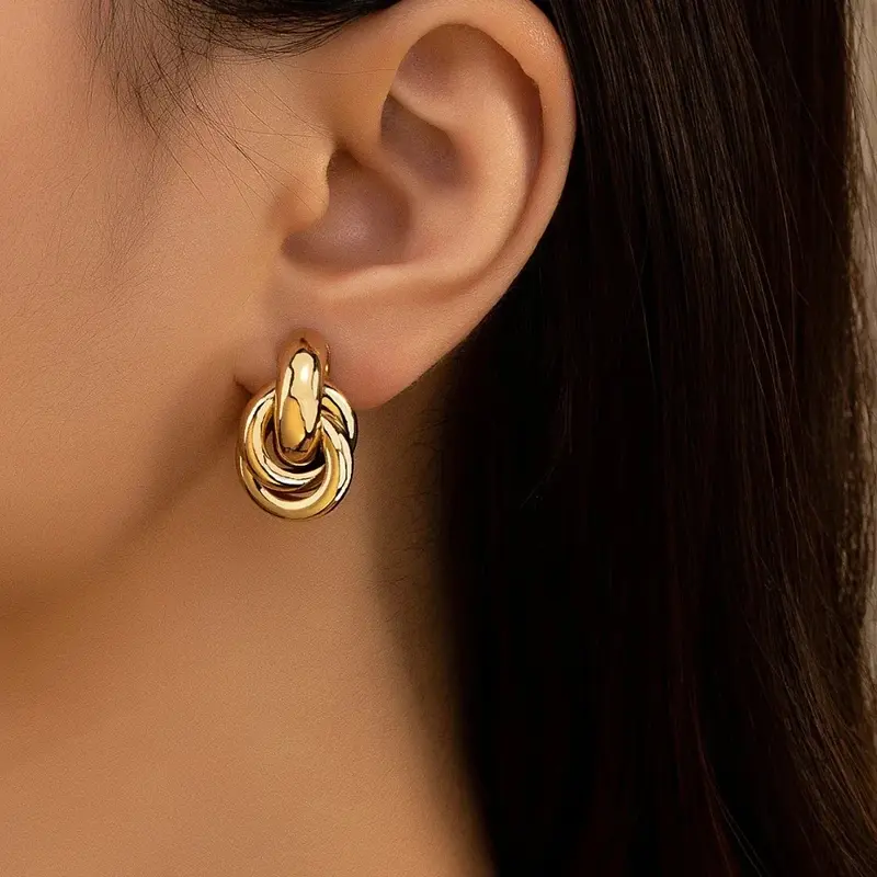 Boucles d'oreilles créoles élégantes