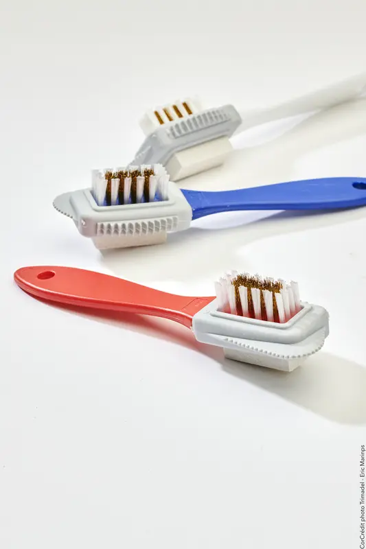 Brosse Rub & Clean - Manche en plastique TRIMADEL
