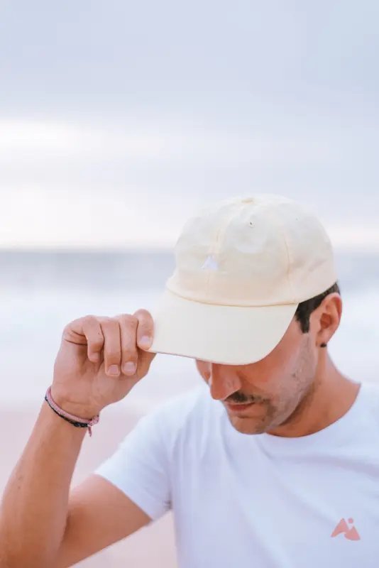 Casquette jaune pastel