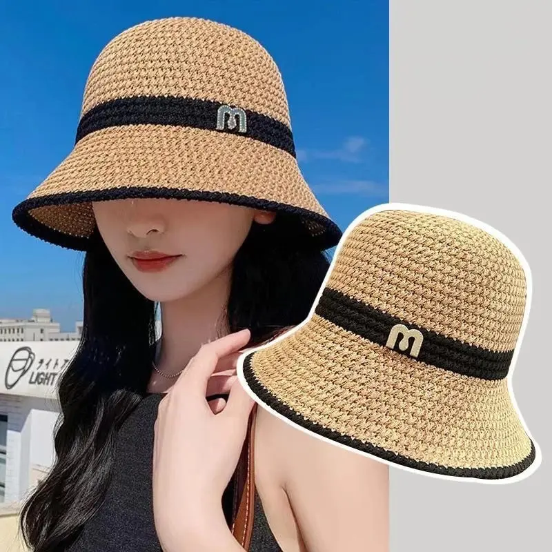 Chapeau élégant à large bord avec design classique