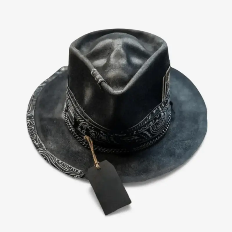 Chapeau rond en cuir motif crâne