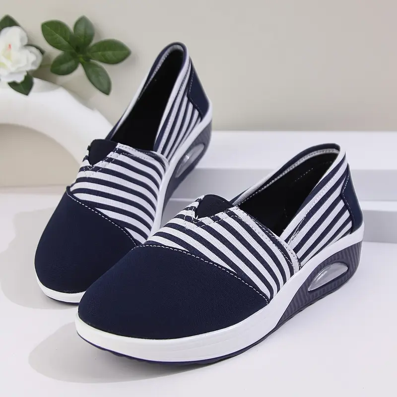 Chaussures femme à enfiler avec semelle matelassée