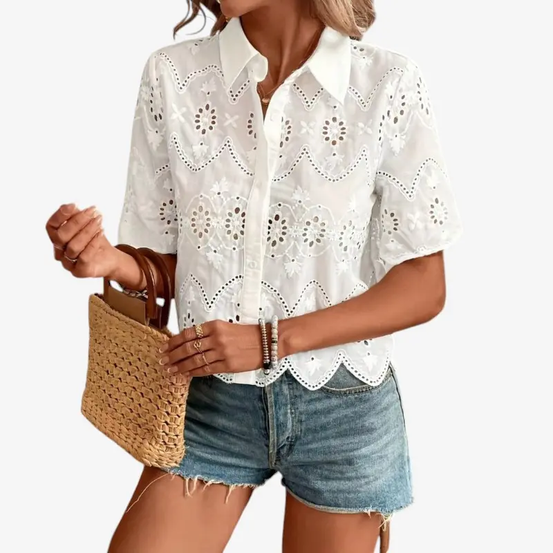 Chemise femme brodée ajourée avec col rabattu