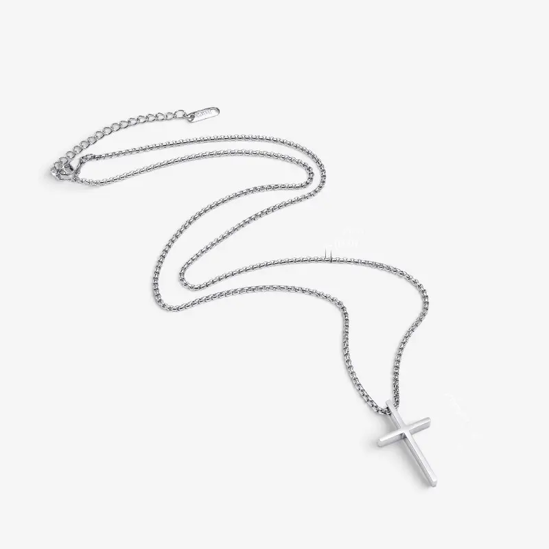 Collier homme avec pendentif croix