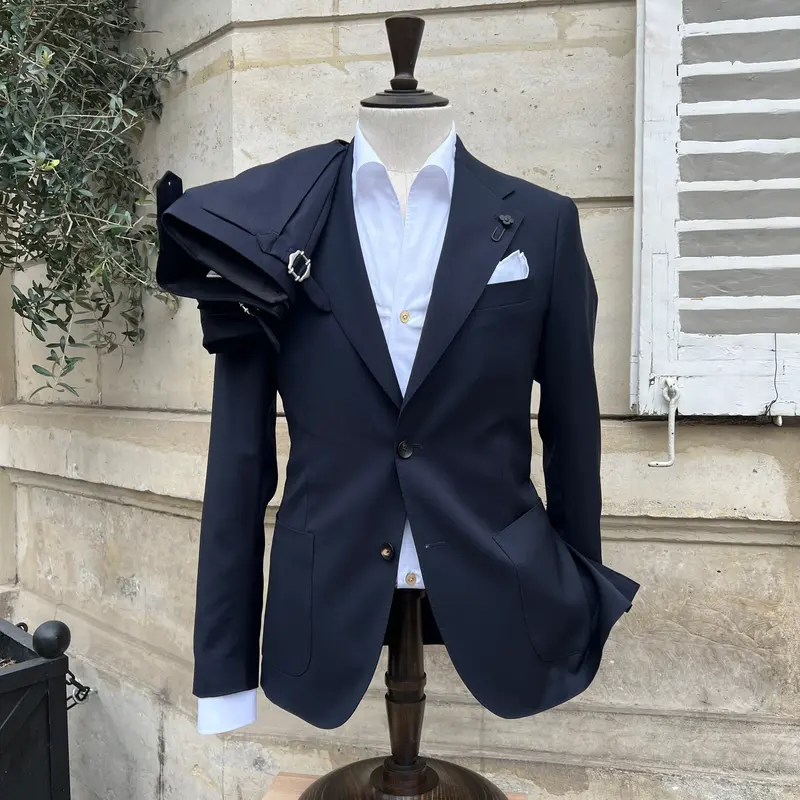 Costume droit bleu marine