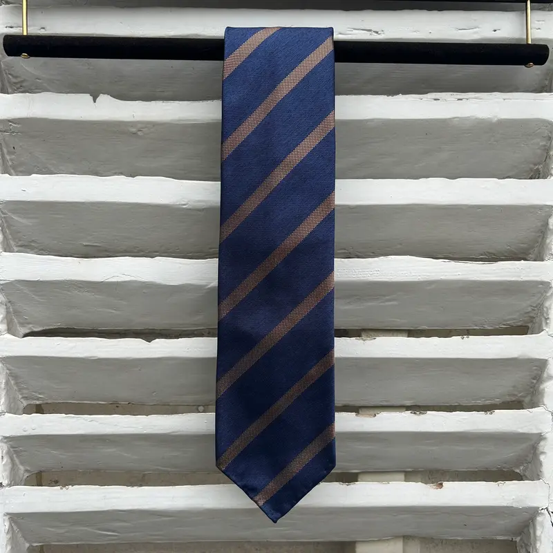 Cravate club bleu marine et marron 133