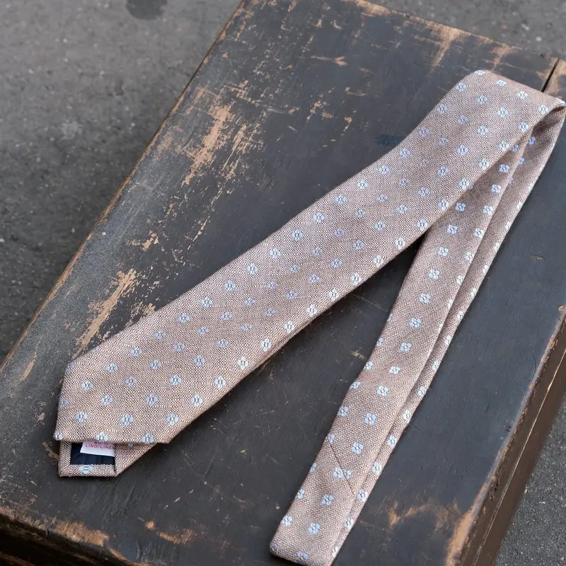 Cravate marron glacé motif floral
