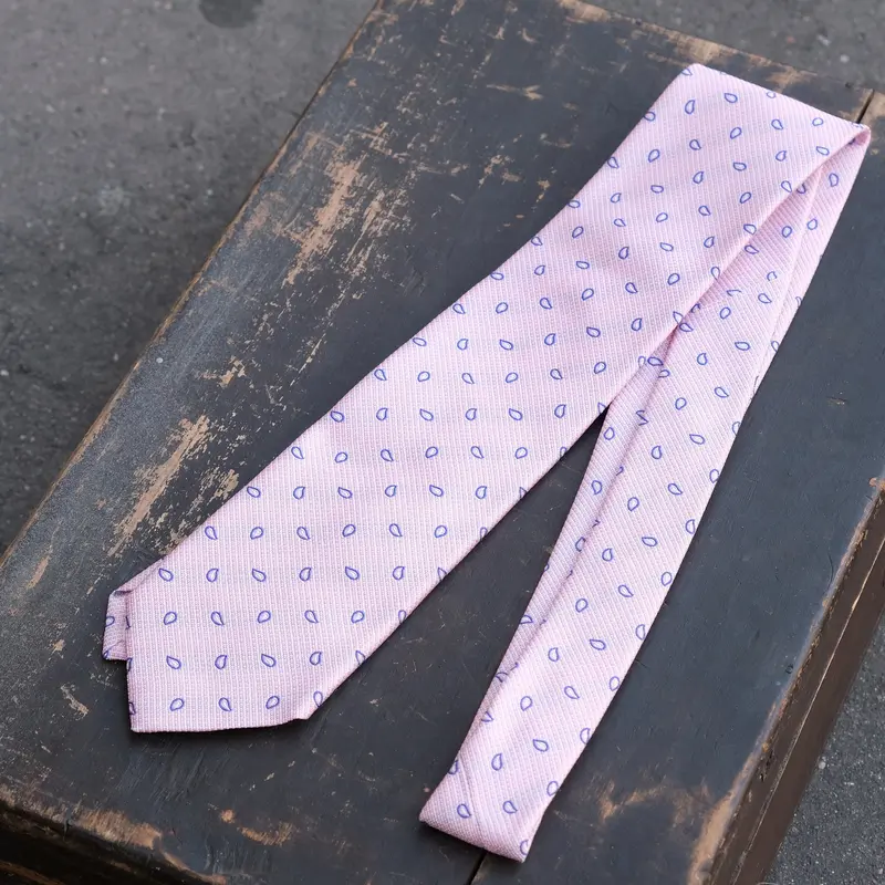 Cravate rose paisley