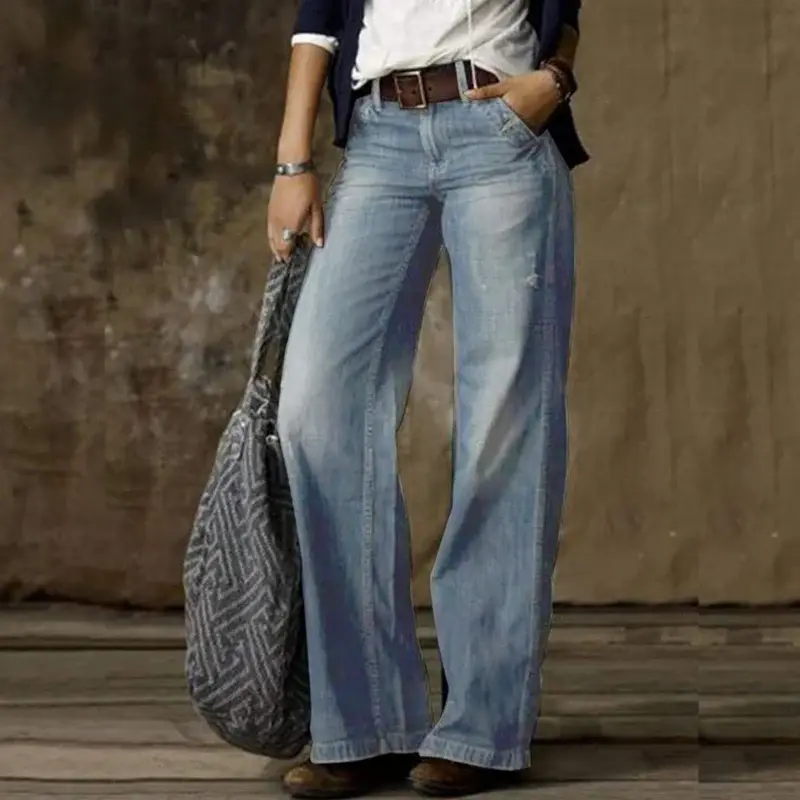 Jean femme coupe décontractée design classique