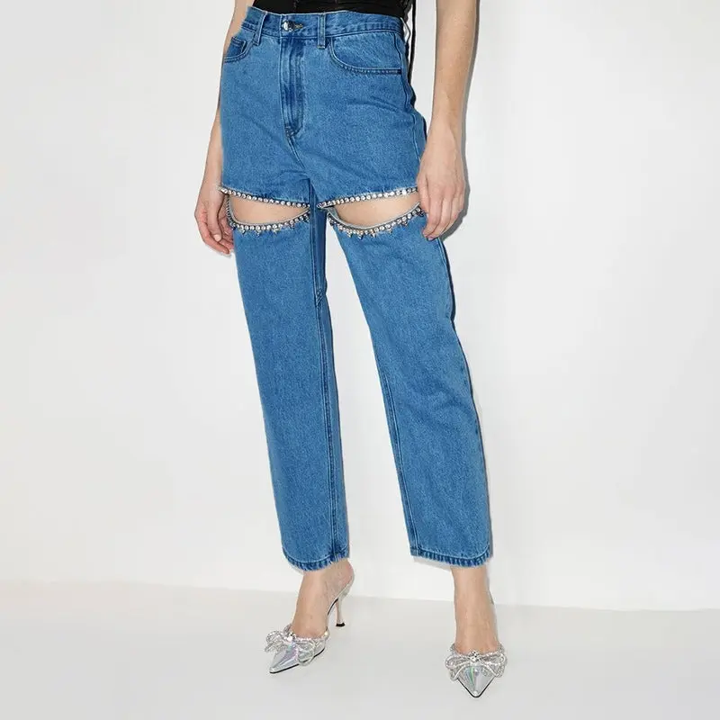 Jean femme taille haute coupe droite avec découpes urbaines