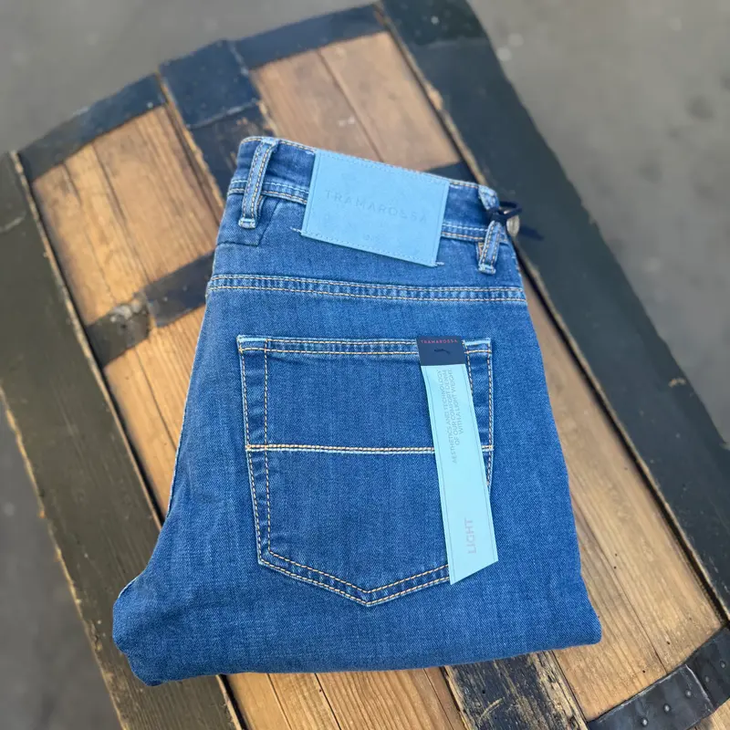 Jean Leonardo bleu moyen