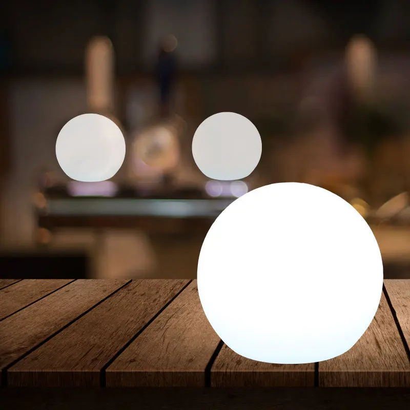 Lampe de table LED sans fil avec 16 couleurs personnalisables