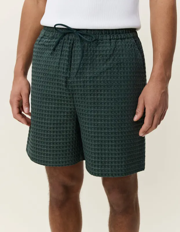 Les Deux CHECK SEERSUCKER SHORTS Pine Green