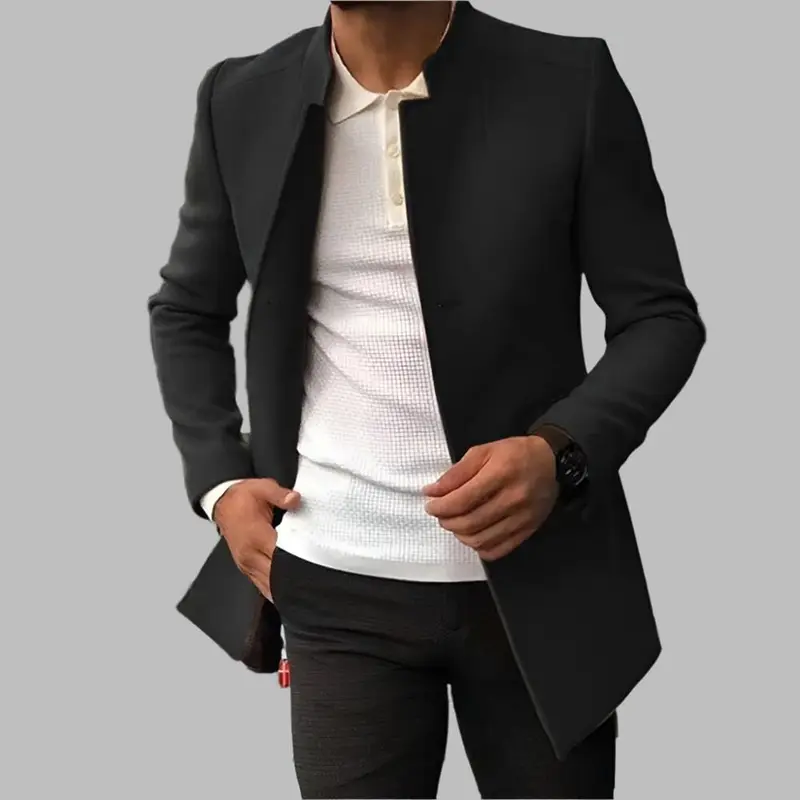 Manteau boutonné élégant à l'élégance classique