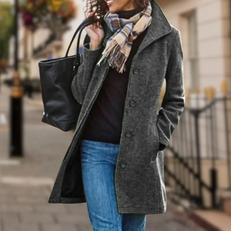 Manteau chic avec col montant et fermeture à boutons pour un style sans effort