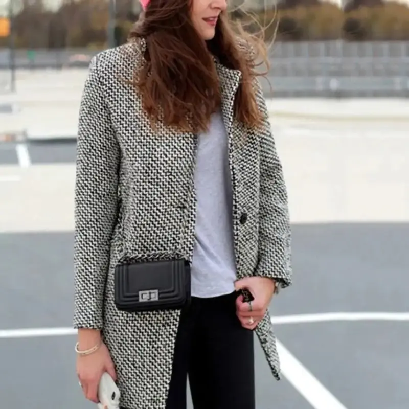 Manteau élégant à la coupe ajustée et à l'isolation douce