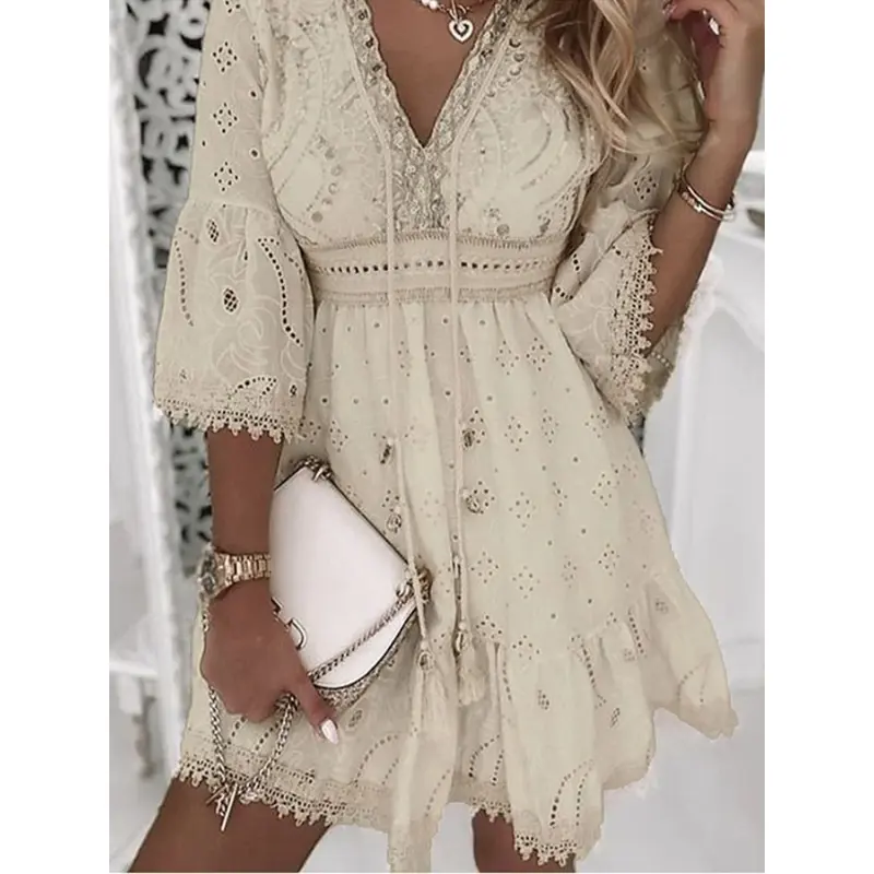 Mini-Robe Élégante avec Décolleté en V et Coupe Décontractée