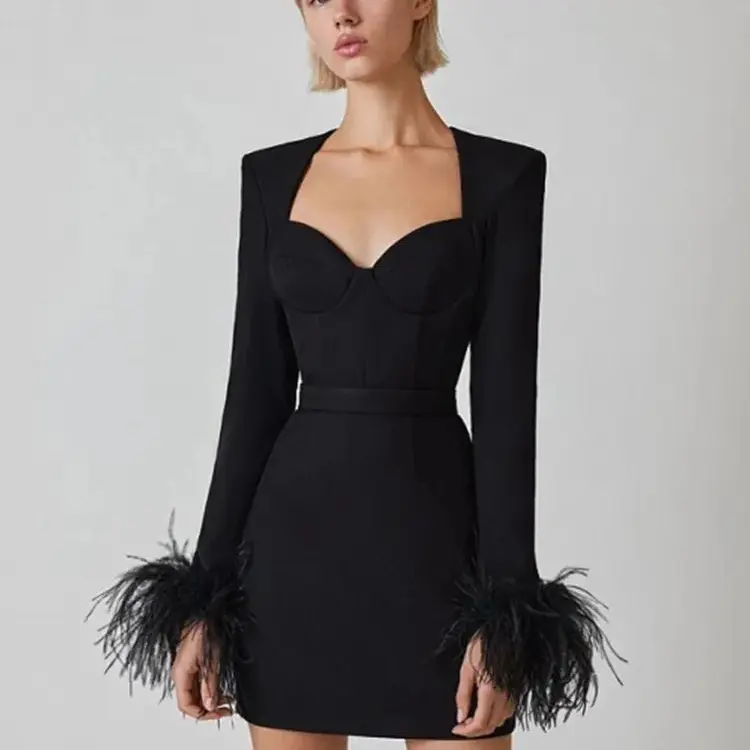 Mini-robe femme encolure carrée