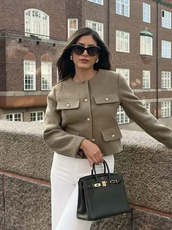 Mira - Veste élégante à manches longues avec design boutonné