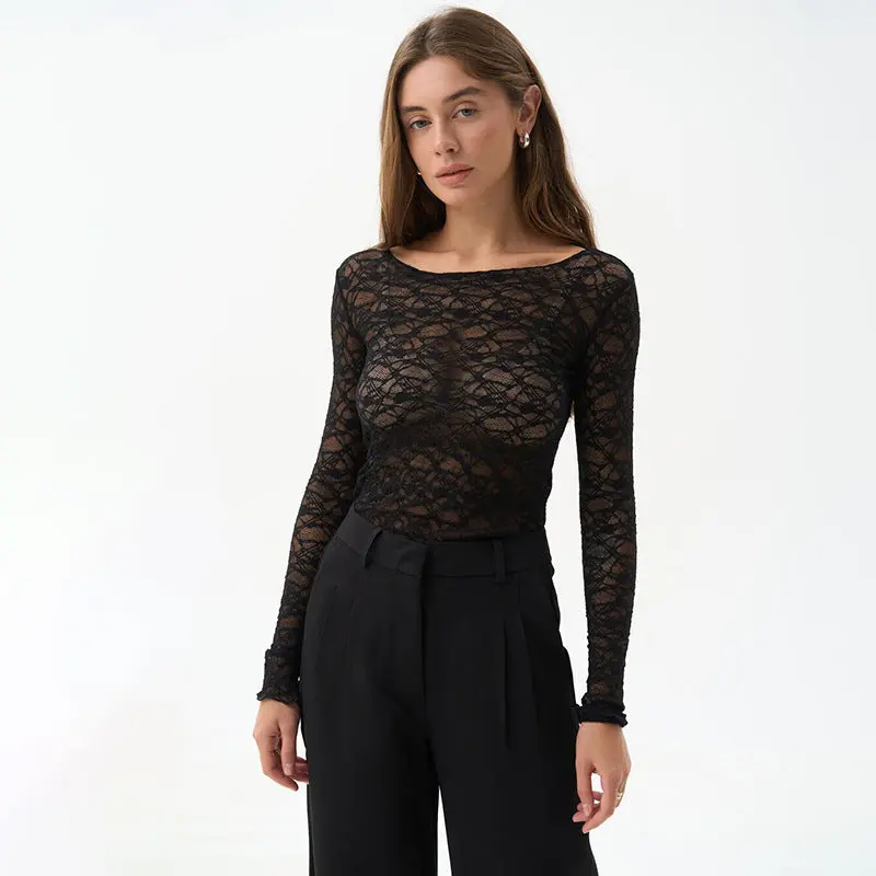 Naomi – Haut femme élégant à manches longues avec détails transparents