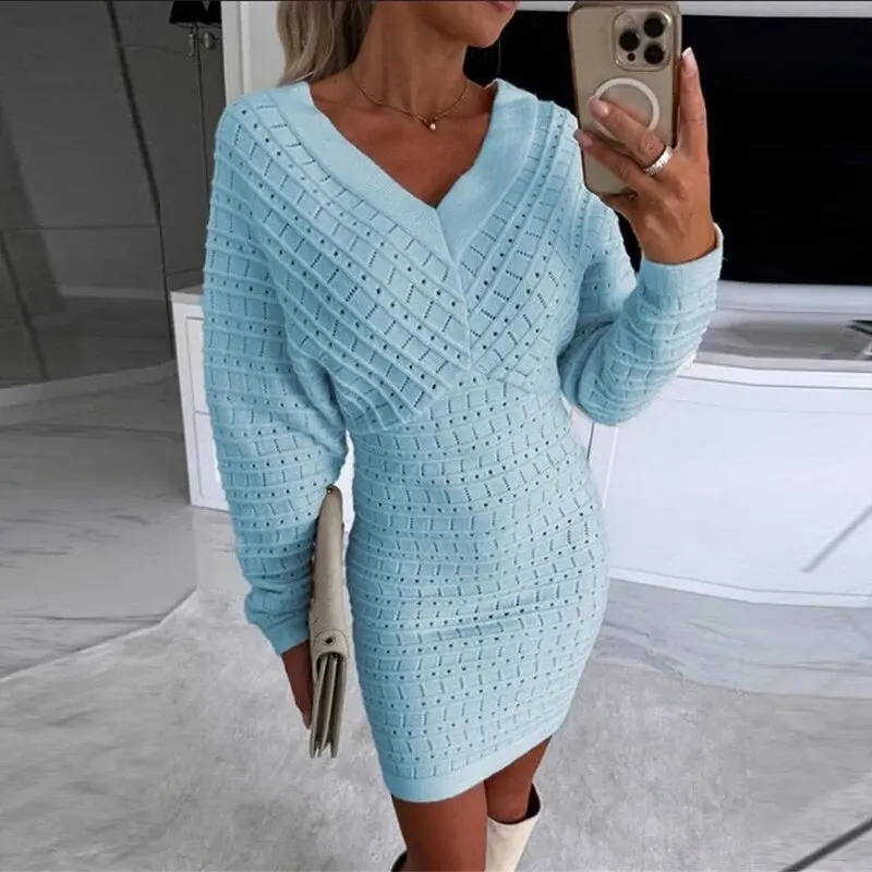 Nyree - Robe courte taille haute col en V