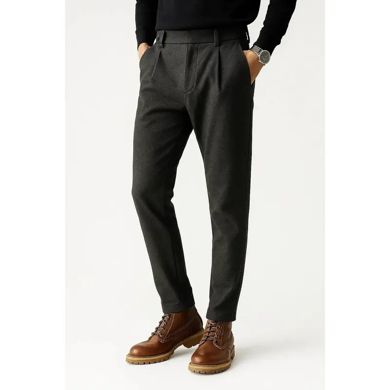 Pantalon homme en laine mélangée, coupe fuselée à plis
