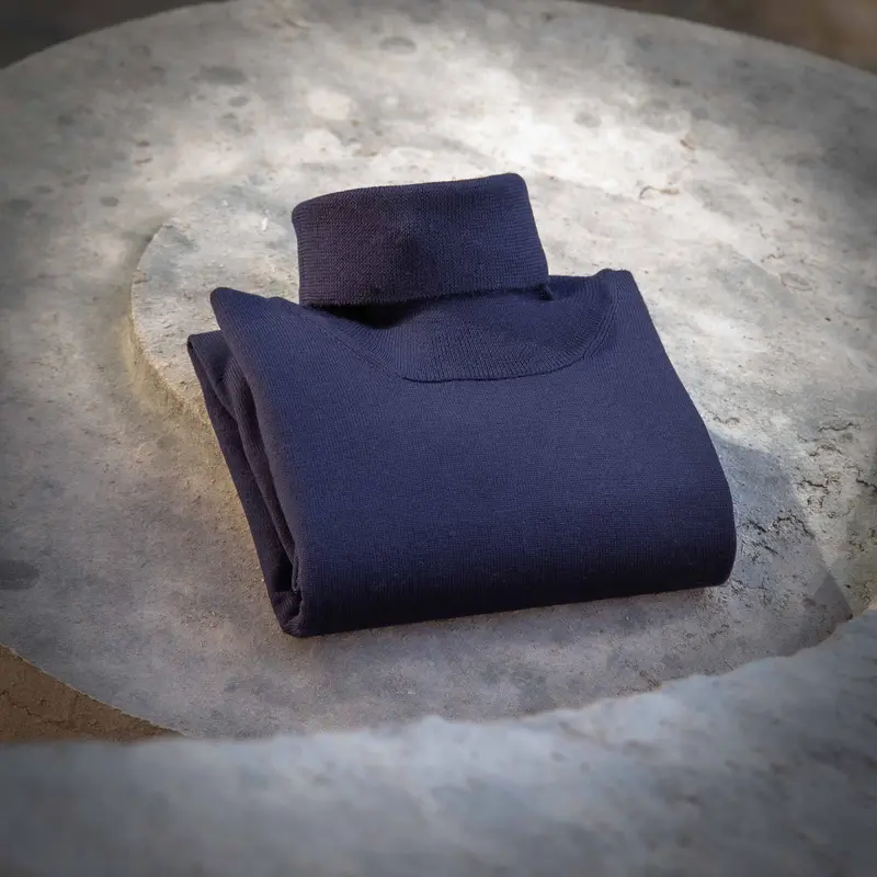 Pull col roulé laine mérinos bleu marine