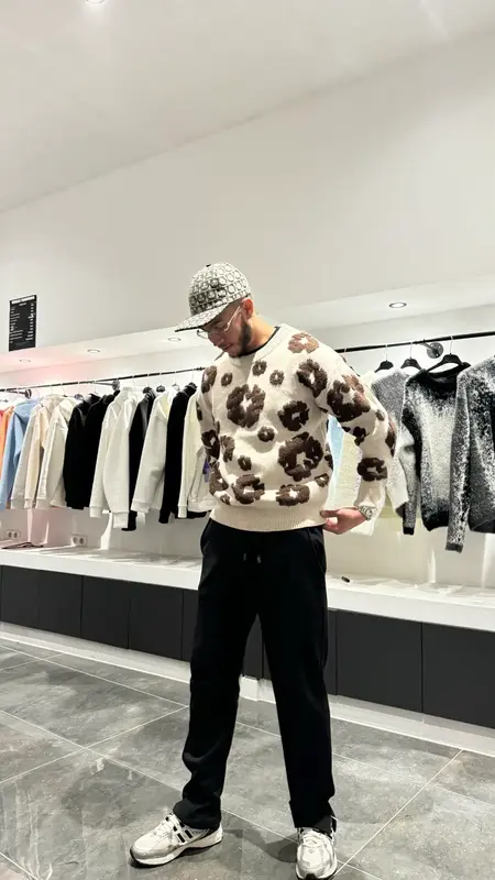 Pull en Maille Brodé – Beige
