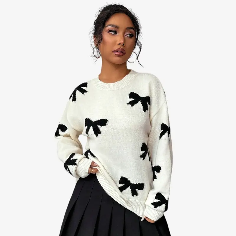 Pull femme à détail brodé