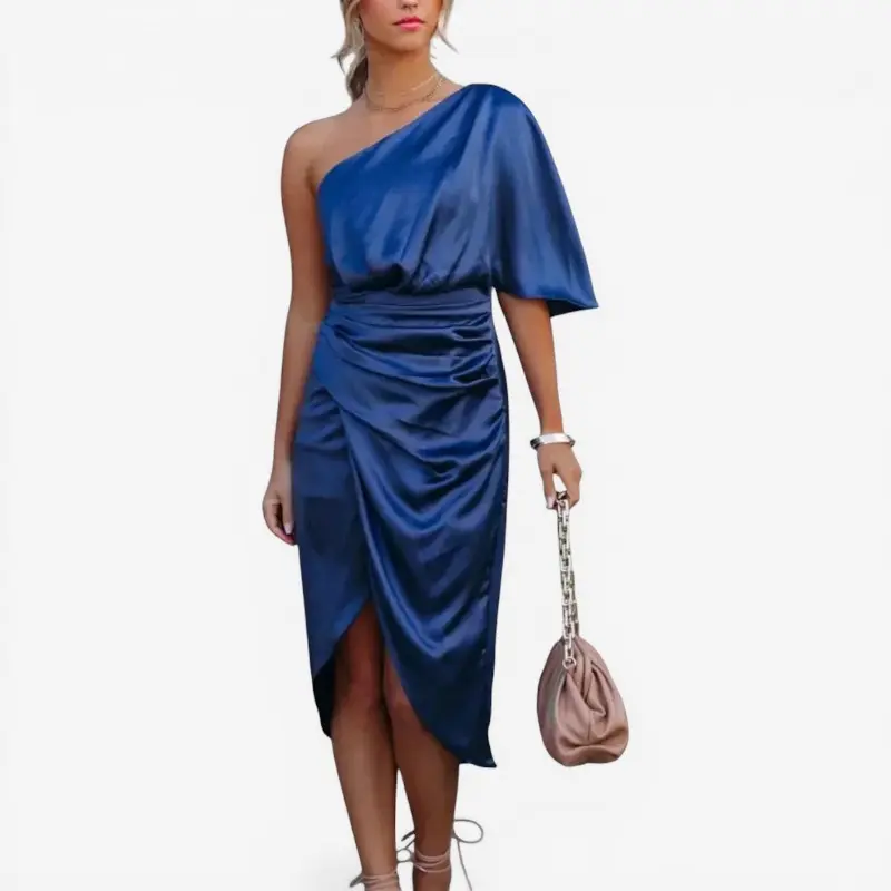 Robe portefeuille courte asymétrique à une épaule avec fente