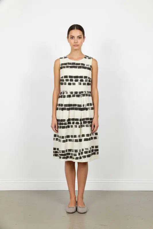 Robe Sans Manches Beige et Noire - Taille M/38