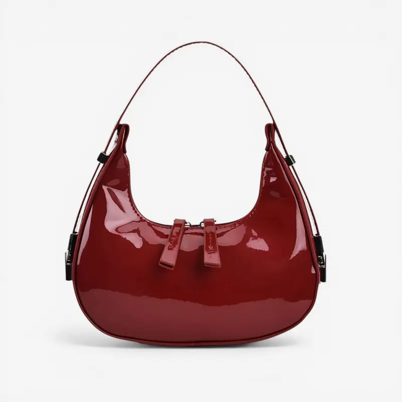 Sac à Main Verni Demi-Lune en Cuir avec Bandoulière Réglable et Poches Zippées