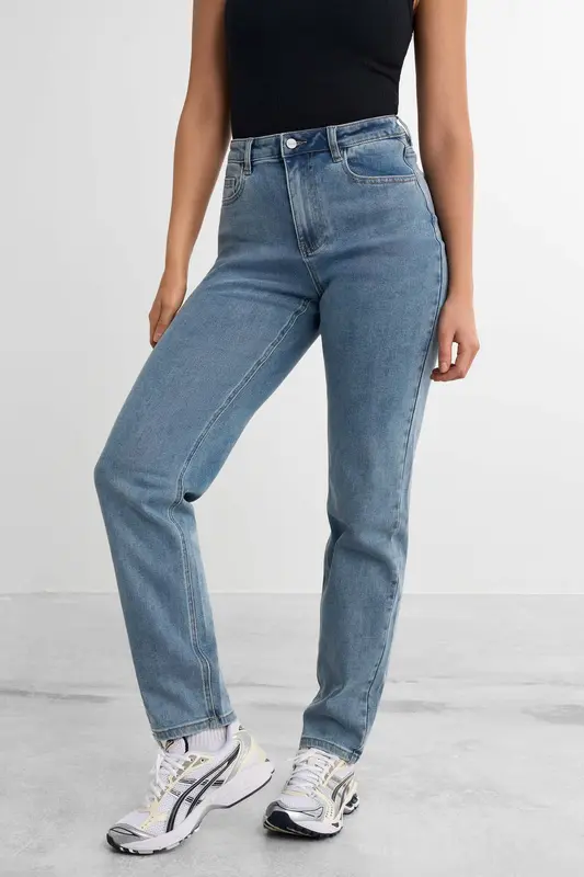 Straight Jeans