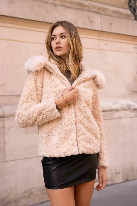 Veste en fausse fourrure