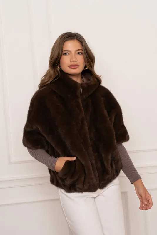 Veste fourrure manches courtes
